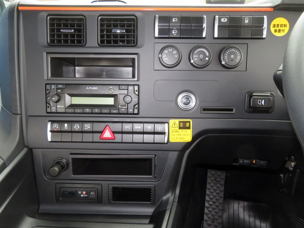 パネル周りの状態です。|三菱 スーパーグレート 2RG-FP84VDRの写真24