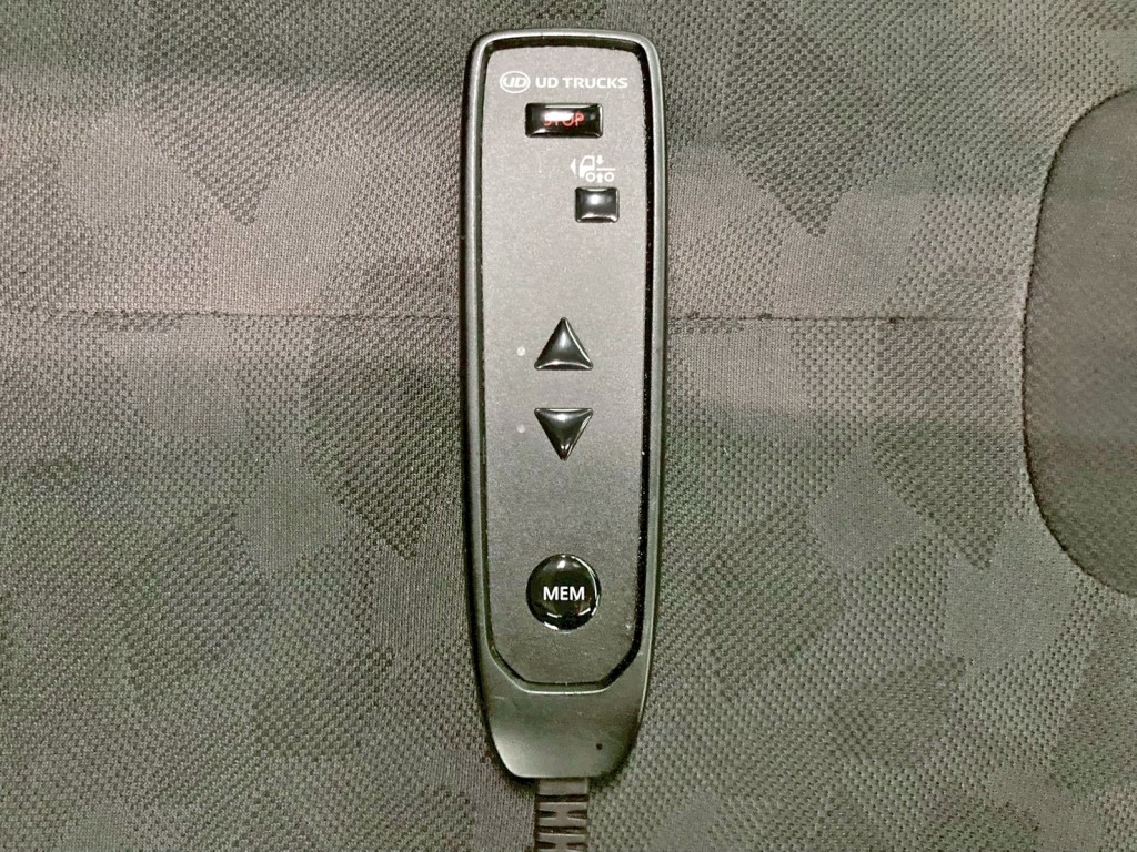 エアサスのコントローラーです。|UDトラックス クオン 2PG-CG5CAの写真44