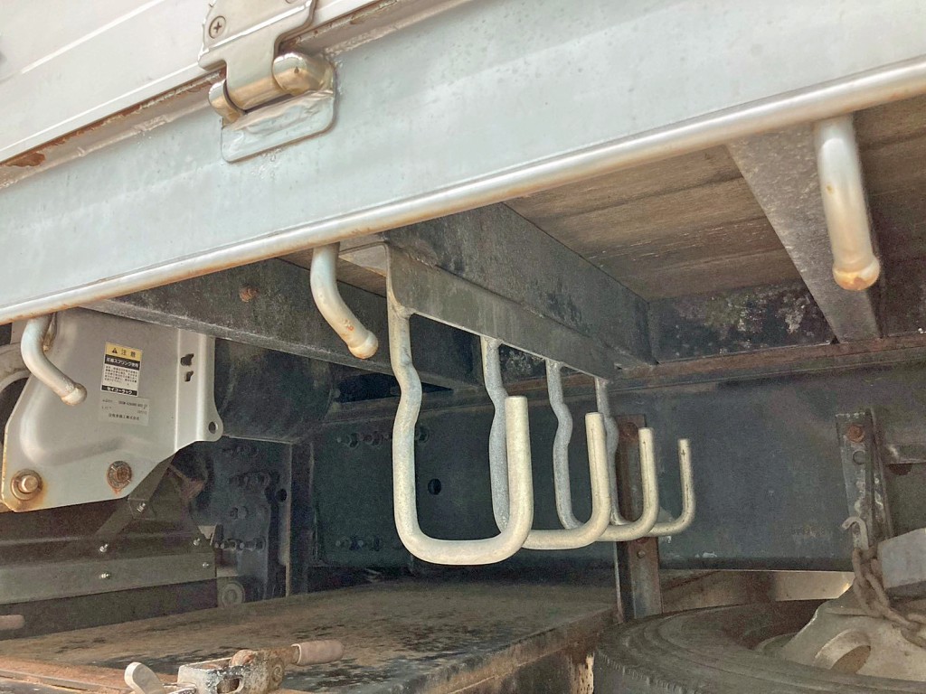 シャーシとネタの状態です。(縦ネタ・横ネタは鉄製です)|UDトラックス クオン 2PG-CG5CEの写真6
