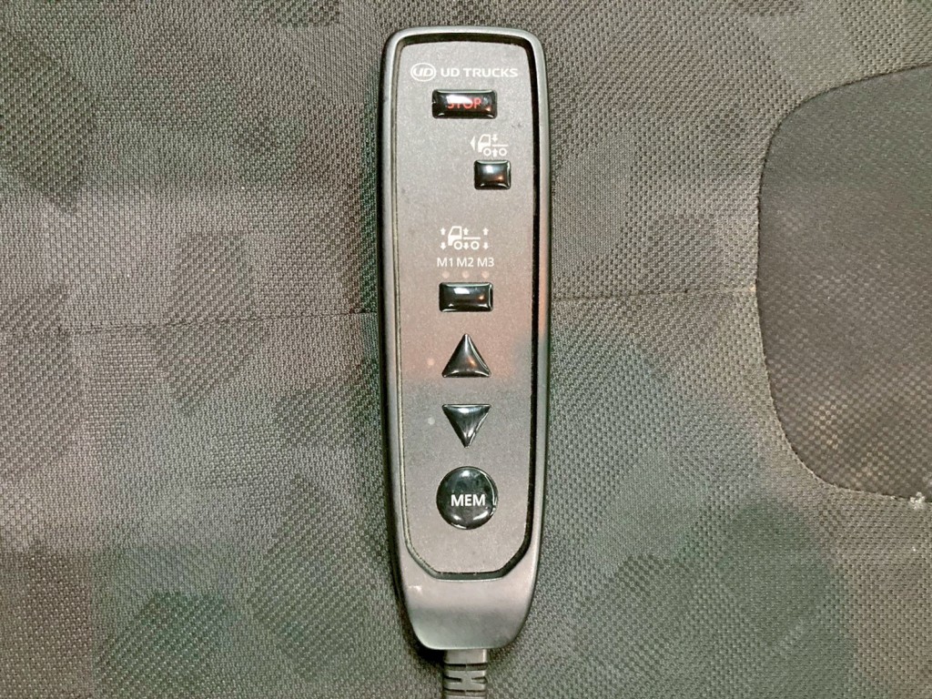 エアサスのコントローラーです。|UDトラックス クオン 2PG-CG5CEの写真34