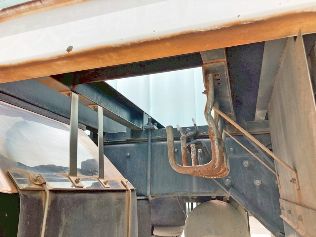 シャーシとネタの状態です。(縦ネタ・横ネタは鉄製です)|いすゞ ギガ LKG-EXD77AG改の写真8