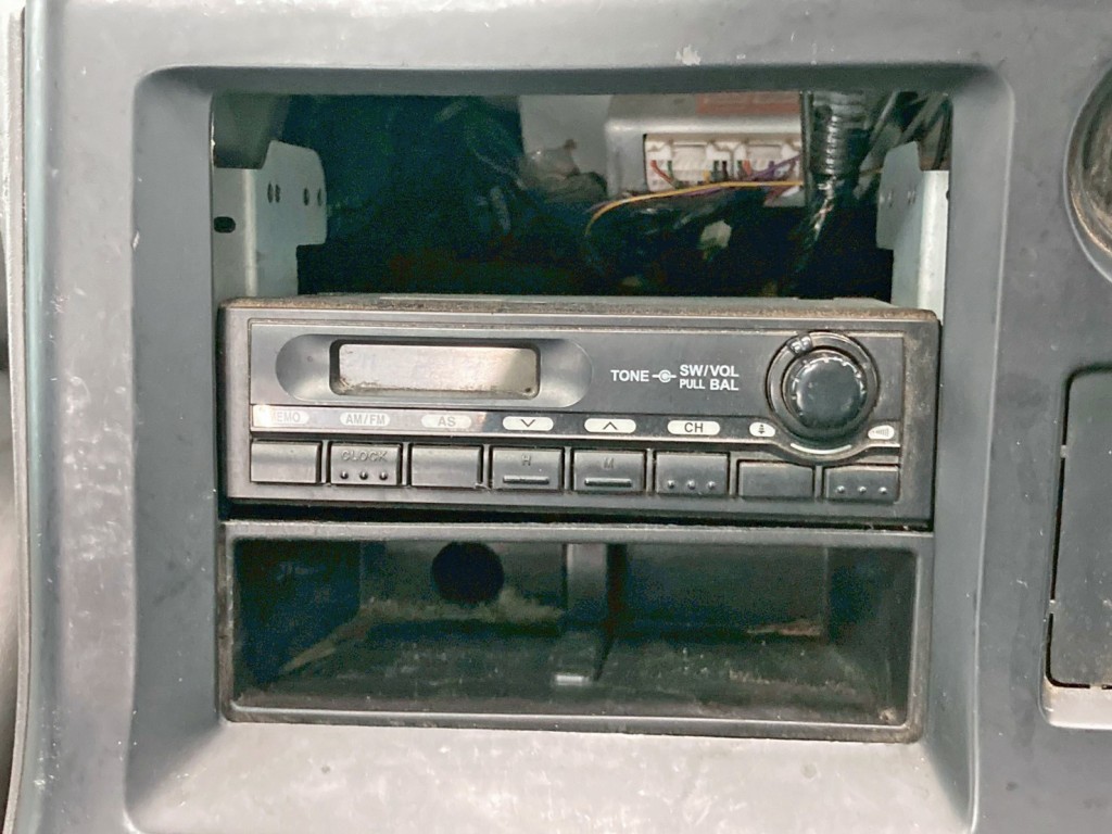 コンソールボックスが欠品しています。|いすゞ ギガ LKG-EXD77AG改の写真29