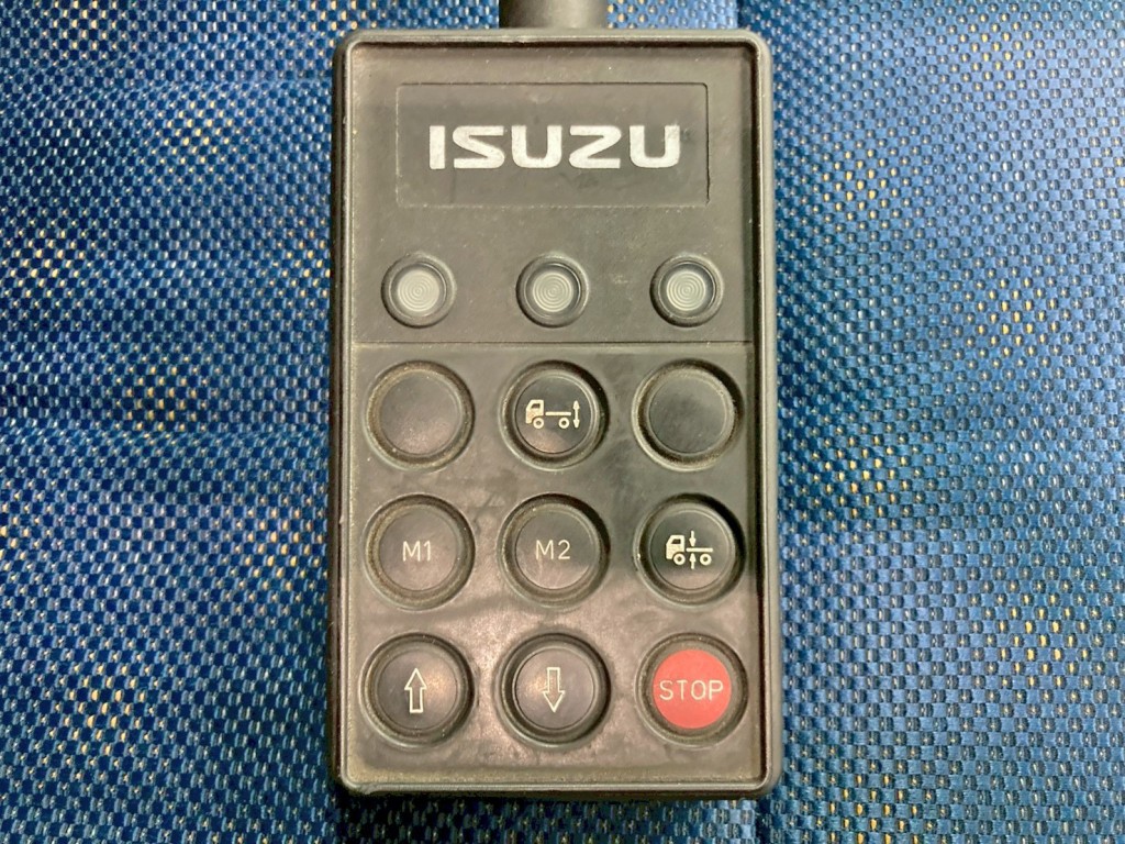 エアサスのコントローラーです。|いすゞ ギガ LKG-EXD77AG改の写真30