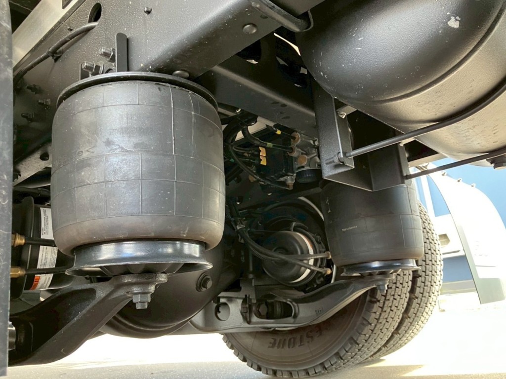 エアサスです。|日野 レンジャー 2KG-FE2ACGの写真5