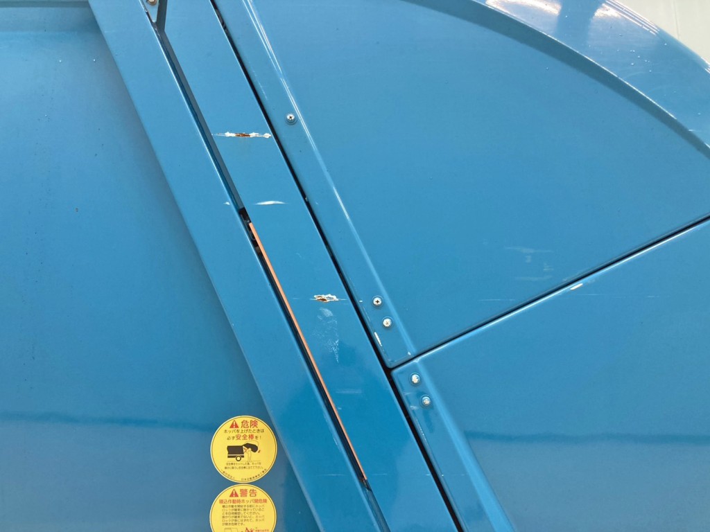 タンク助手席側後方に引きキズがあります。|三菱 ファイター 2KG-FK72FZの写真29