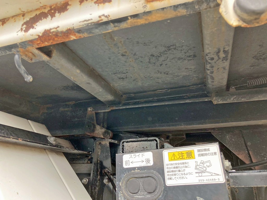 シャーシとネタの状態です。(縦ネタ・横ネタは鉄製です)|いすゞ エルフ TPG-NKR85AN(2WD)の写真8