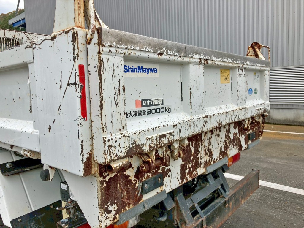 リヤ全体にキズ・サビがあります。(助手席側)|いすゞ エルフ TPG-NKR85AN(2WD)の写真28