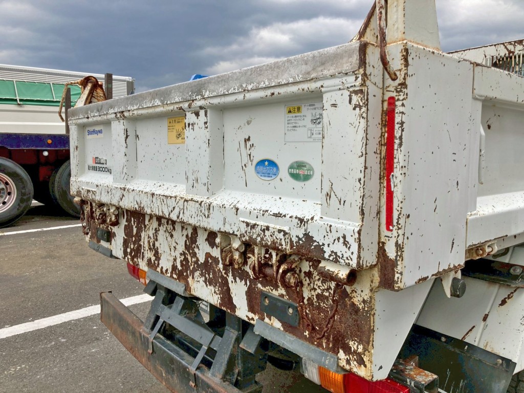 リヤ全体にキズ・サビがあります。(運転席側)|いすゞ エルフ TPG-NKR85AN(2WD)の写真29