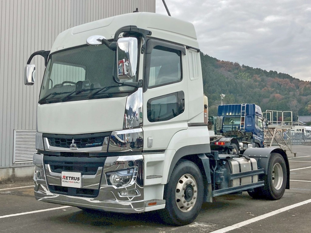 フロント周り、メッキパーツで飾っています。|三菱 スーパーグレート 2PG-FP74HERの写真1