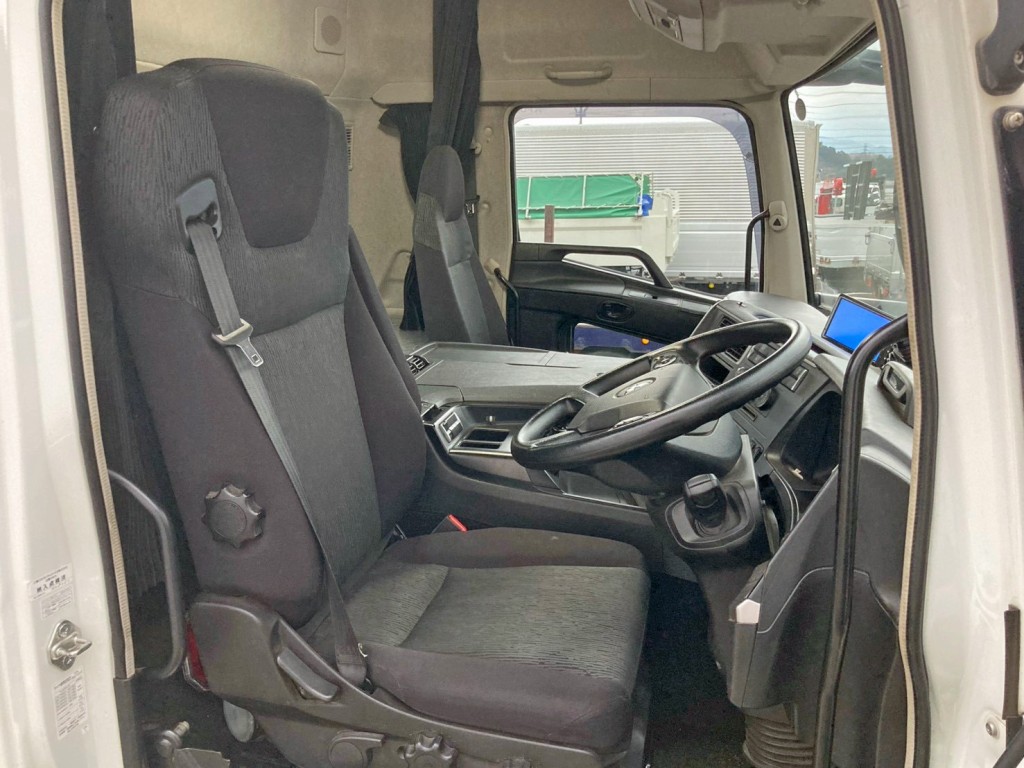 ハイルーフキャビンです。|三菱 スーパーグレート 2PG-FP74HERの写真8