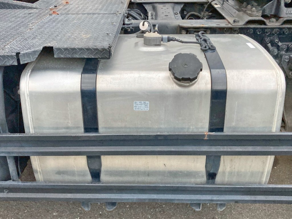 燃料タンクは400Lアルミ製です。|三菱 スーパーグレート 2PG-FP74HERの写真19