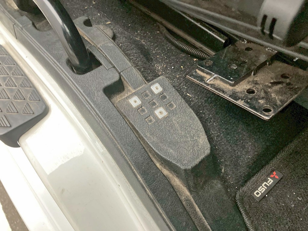 コントロールホルダーが欠品しています。|三菱 スーパーグレート 2PG-FP74HERの写真22