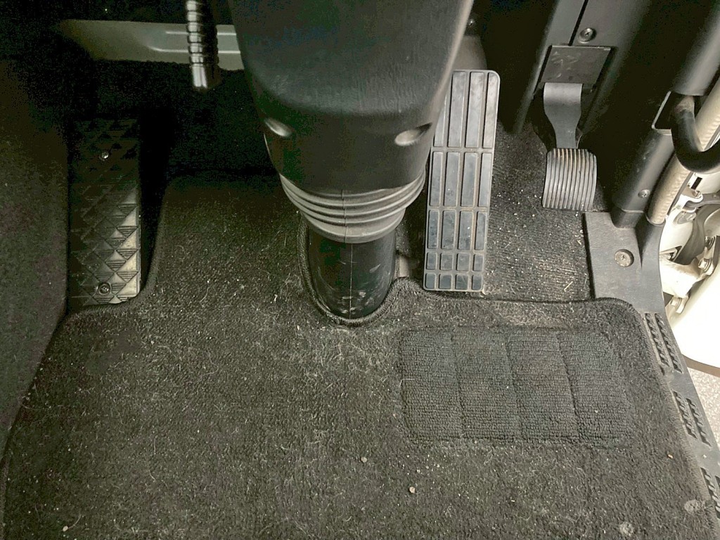 2ペダル仕様です。|三菱 スーパーグレート 2PG-FP74HERの写真24