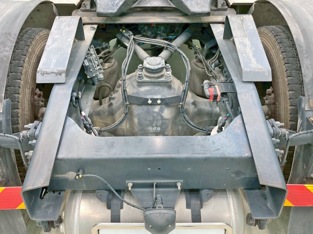 UDトラックス クオン 2PG-GK5AABの写真7