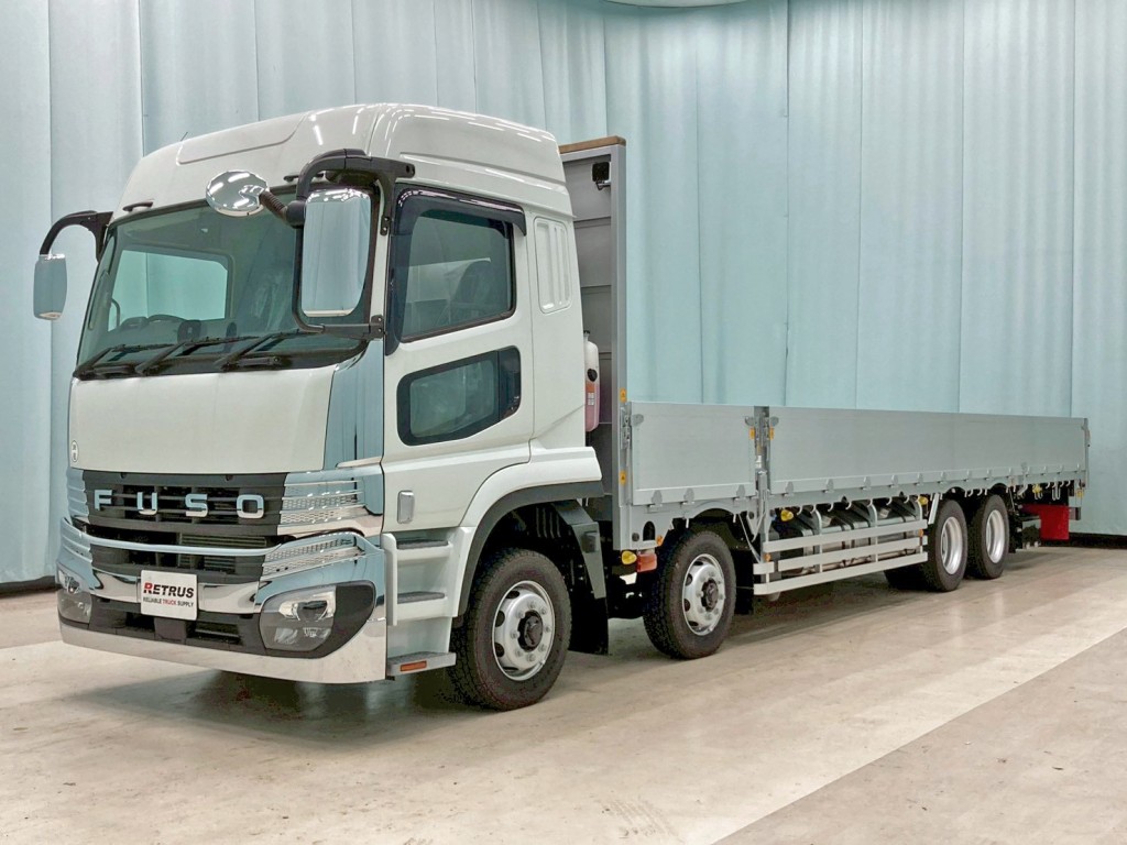 フロント周り、メッキパーツで飾っています。|三菱 スーパーグレート 2PG-FS84VZの写真1