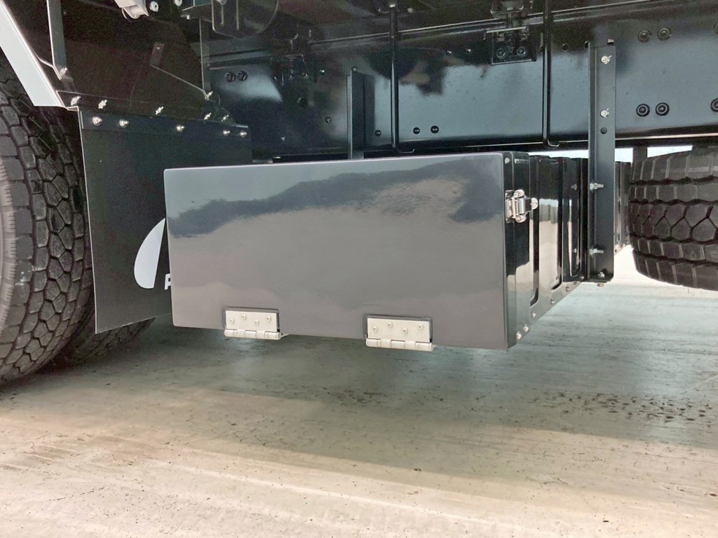 ボディー後方にりん木入れが付いています。|三菱 スーパーグレート 2PG-FS84VZの写真12