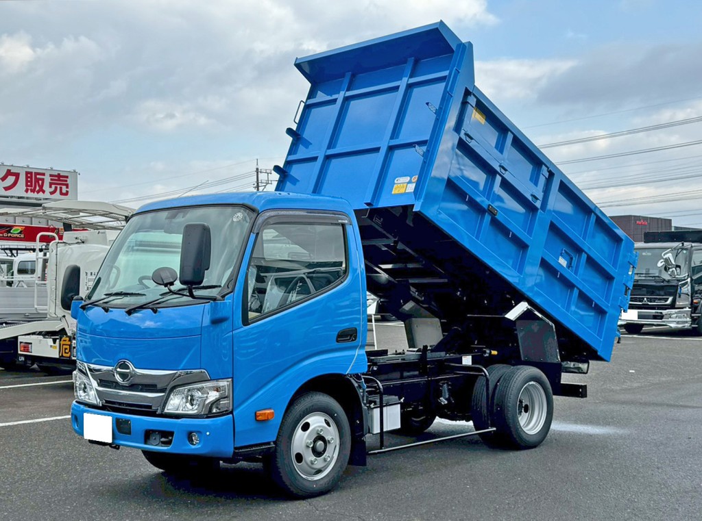 フロント周りメッキパーツで飾っています。|日野 デュトロ 2KG-XZU605M(2WD)の写真1