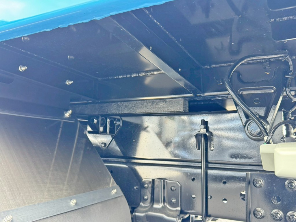 シャーシとネタの状態です。（縦ネタ・横ネタ鉄製です）|日野 デュトロ 2KG-XZU605M(2WD)の写真6