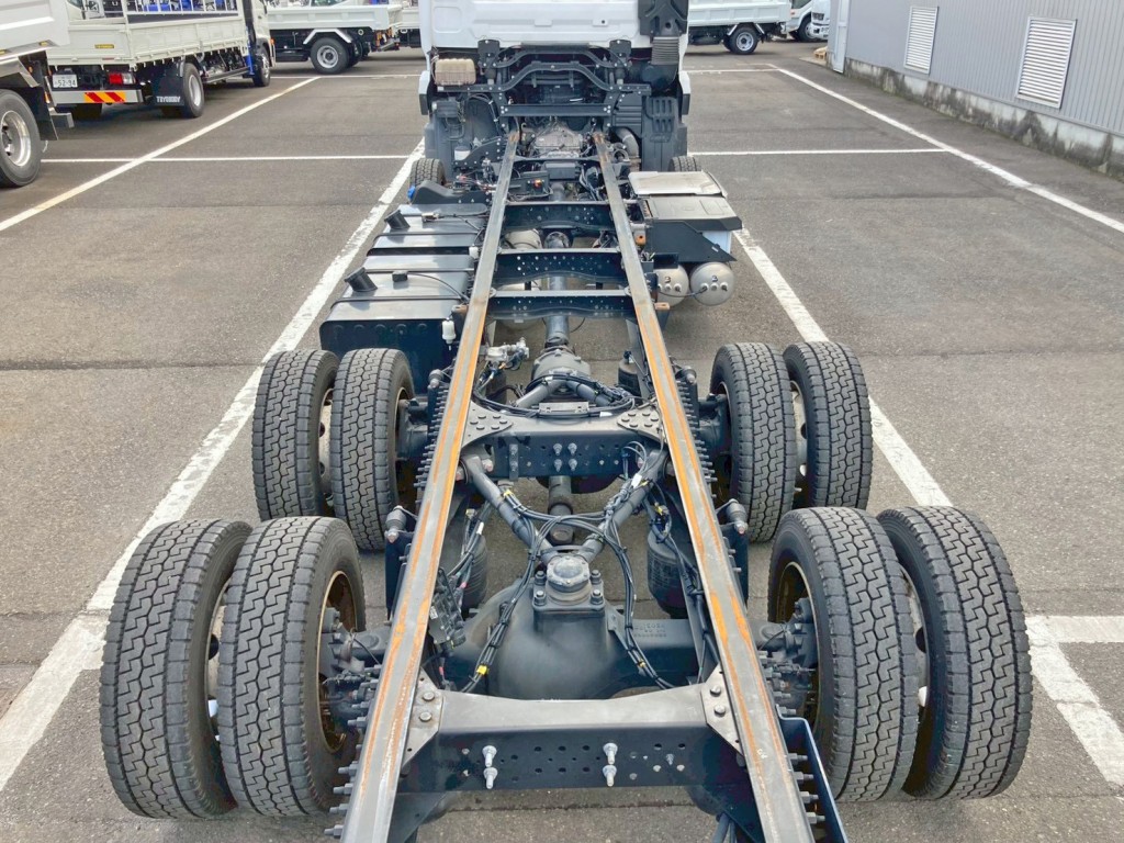 UDトラックス クオン 2PG-CG5CAの写真11