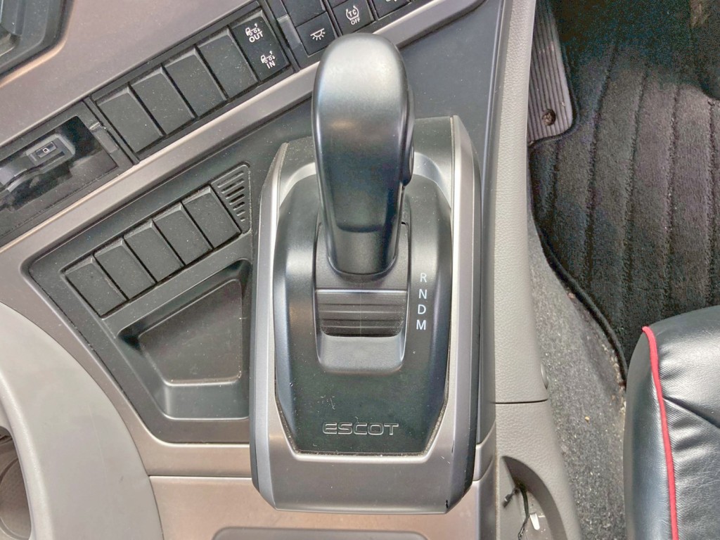 エスコットⅥです。|UDトラックス クオン 2PG-CG5CAの写真19