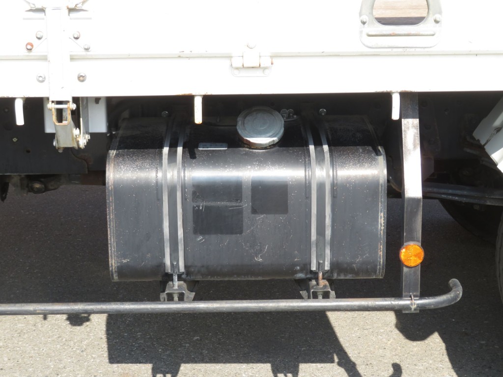 燃料タンクは100Lです。|日野 レンジャー TKG-FC9JKAP(2WD)の写真22