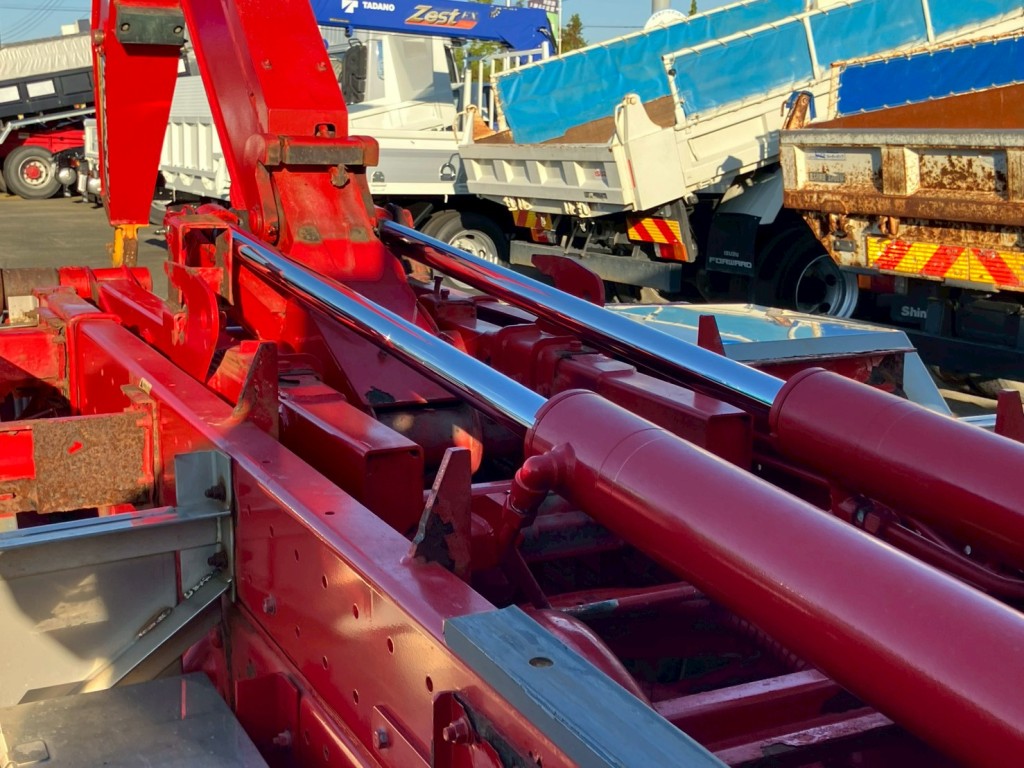 ツインシリンダーです。|日野 レンジャー TKG-FD9JGAA(2WD)の写真10