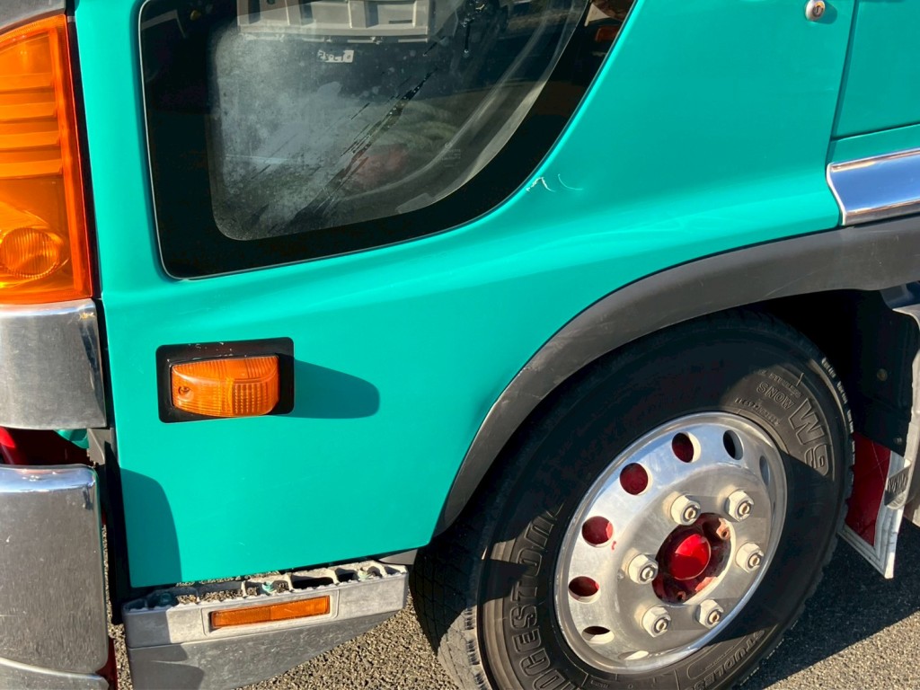 助手席側ドアメッキパネルが欠品しています。|日野 レンジャー TKG-FD9JGAA(2WD)の写真28