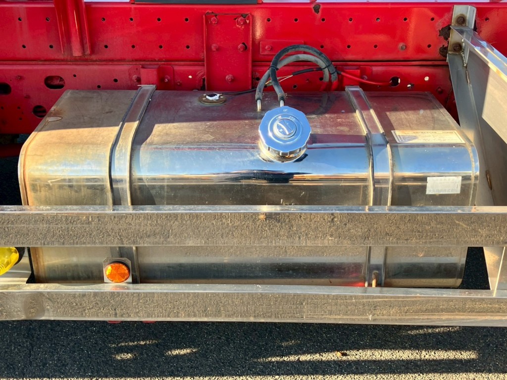 燃料タンクは200Lです。|日野 レンジャー TKG-FD9JGAA(2WD)の写真38