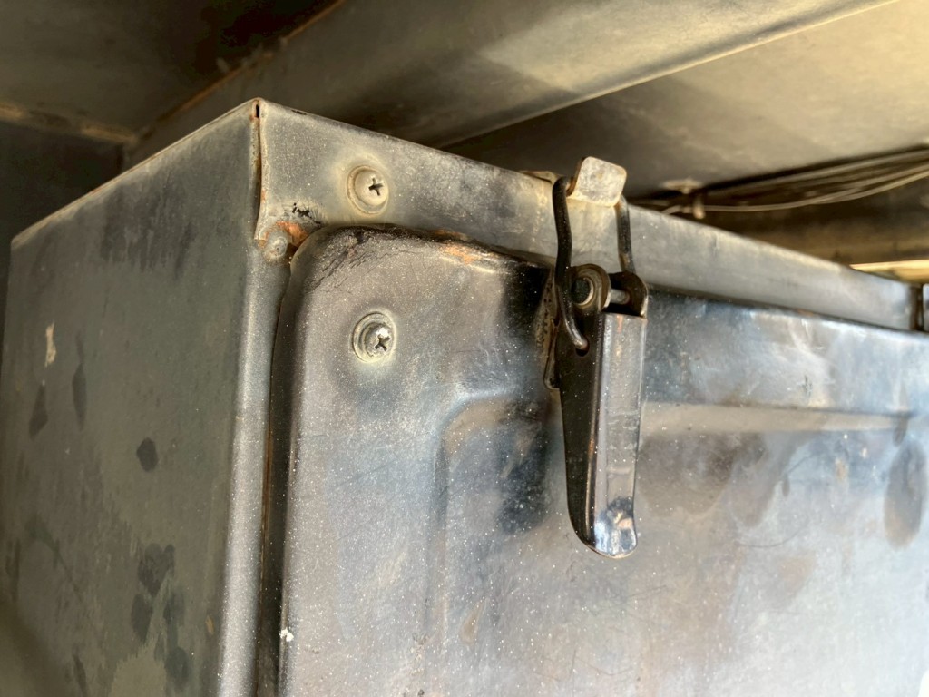 工具箱フタに曲がりがあります。|日野 プロフィア QKG-FS1EKDAの写真22