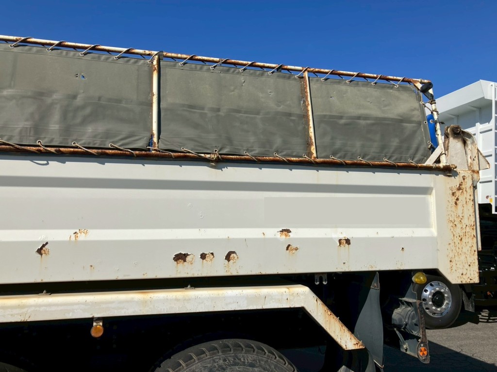 助手席側ボディーにキズ・サビがあります。|日野 プロフィア QKG-FS1EKDAの写真31