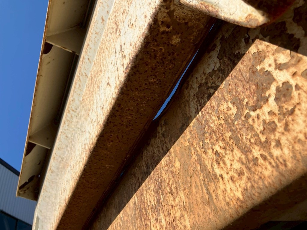 ゲートとボディーに隙間があります。|日野 プロフィア QKG-FS1EKDAの写真33