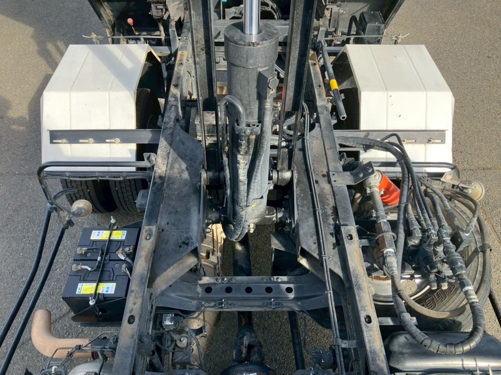 いすゞ フォワード TKG-FRR90S2(2WD)の写真15