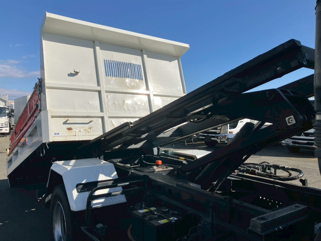 いすゞ フォワード TKG-FRR90S2(2WD)の写真16