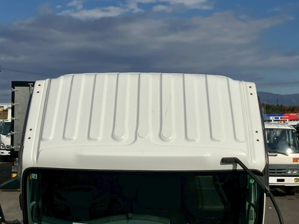 ルーフにキズ・サビがあります。|いすゞ フォワード TKG-FRR90S2(2WD)の写真44