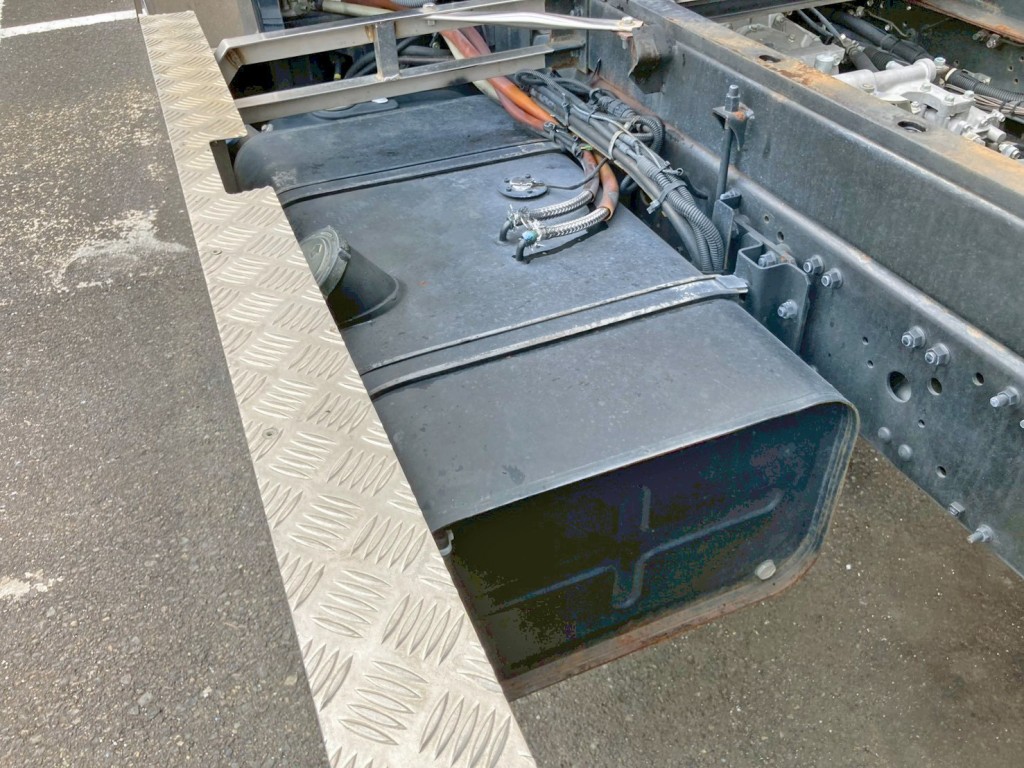 燃料タンクは150Lです。|三菱 ファイター TKG-FK61F(2WD)の写真32