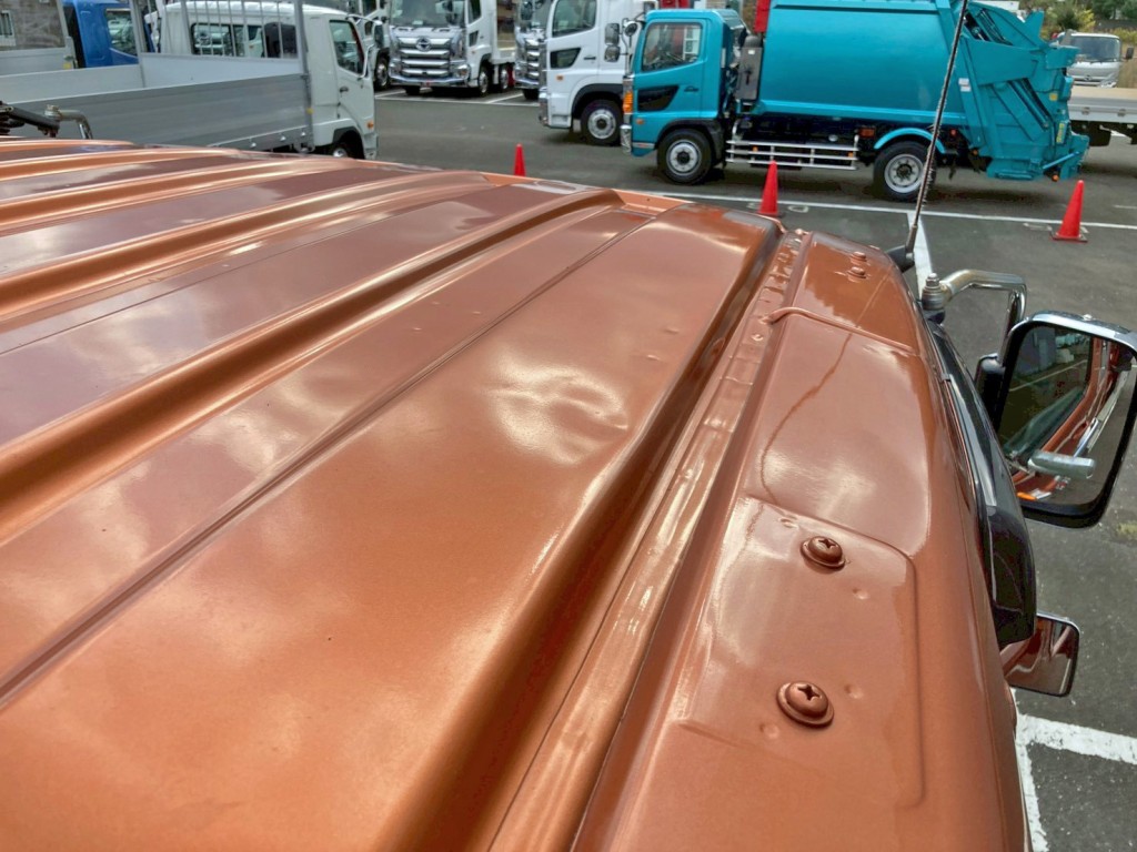 ルーフ運転席側にヘコミがあります。|三菱 ファイター TKG-FK61F(2WD)の写真39