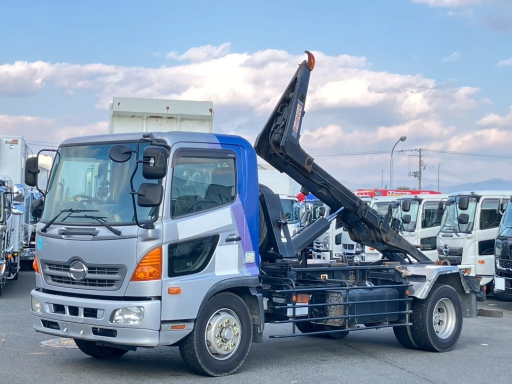 日野 レンジャー LKG-FJ7JGAAの写真1