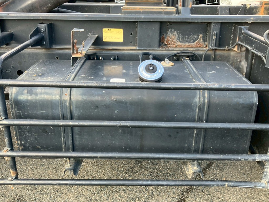 燃料タンクは200Lです。|日野 レンジャー LKG-FJ7JGAAの写真44