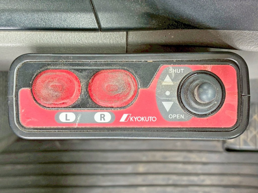 コボレーンの操作スイッチです。|三菱 スーパーグレート 2PG-FV70HXの写真29