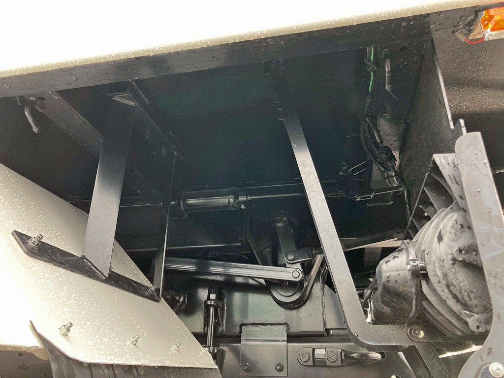 シャーシとネタの状態です。(縦ネタ・横ネタは鉄製です)|いすゞ ギガ 2RG-CXZ77DTの写真6