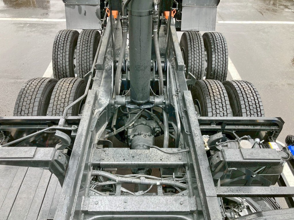 いすゞ ギガ 2RG-CXZ77DTの写真16