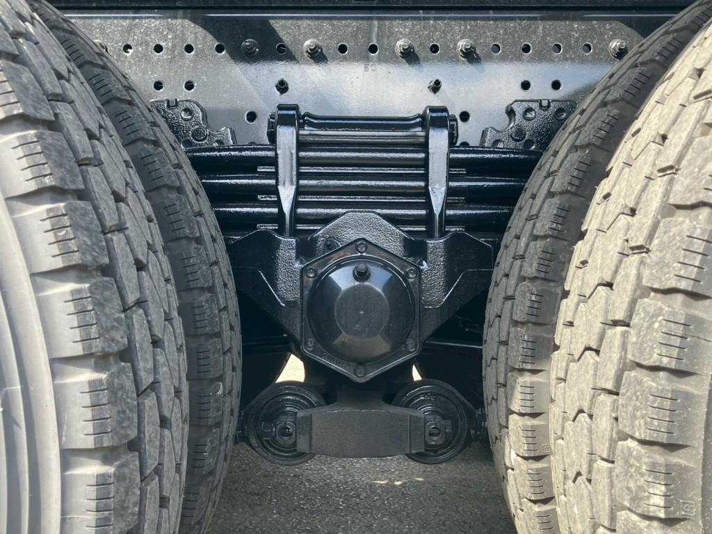 リーフサスです。|日野 プロフィア 2DG-FS1AJEの写真5