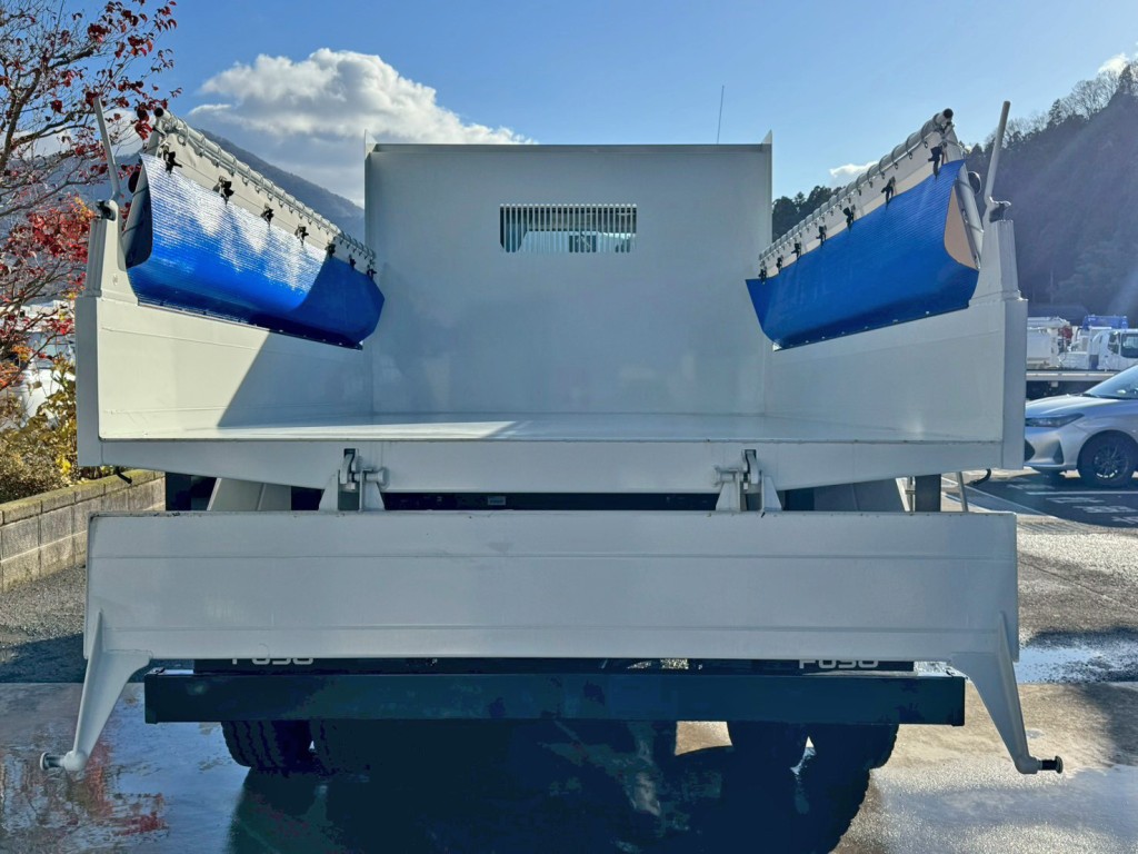 リヤゲートは上開きもできます。|三菱 ファイター 2KG-FK72F(2WD)の写真14