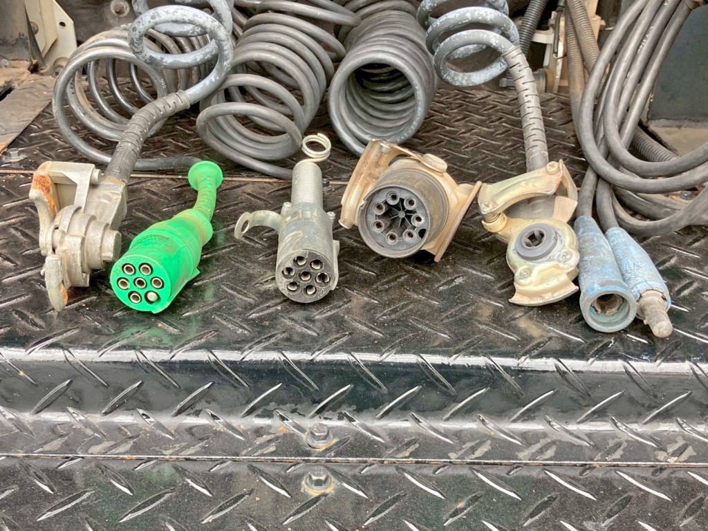 接続コネクター類です。|ボルボ 不明の写真19