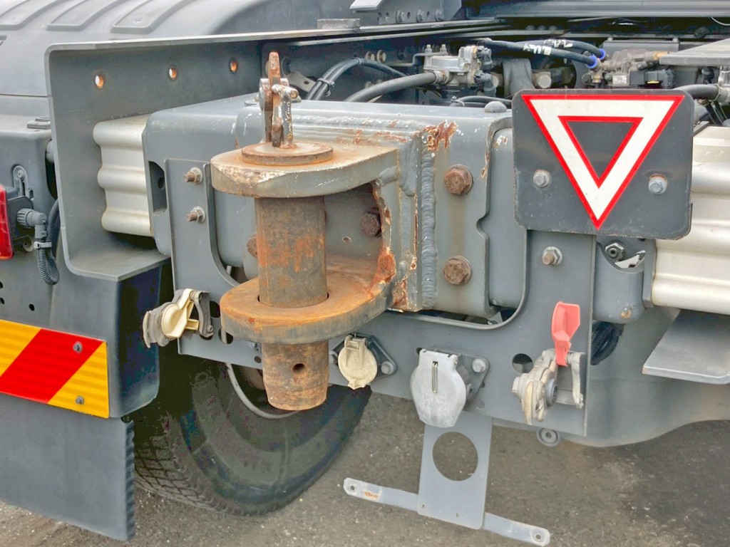 ピントルフック付きです。(エアー配管等来ています)|ボルボ 不明の写真24