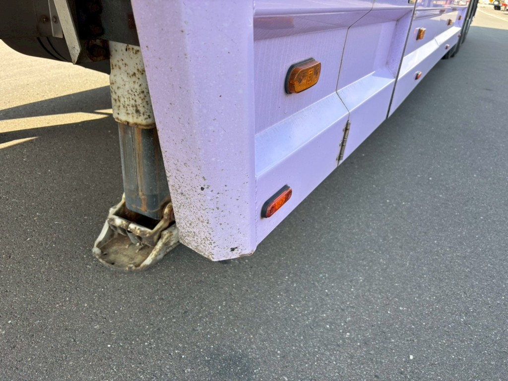 サイドバンパーカバー前方に飛び石跡があります。|PACTON  不明の写真40