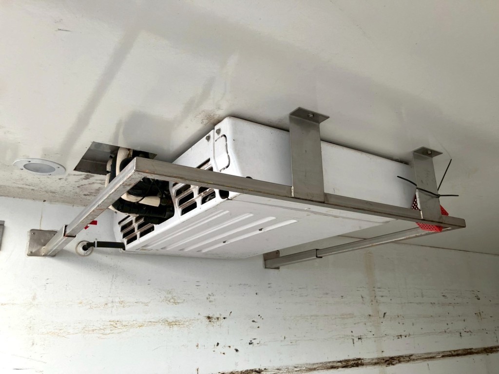 後方の冷凍機の状態です。|PACTON  不明の写真16