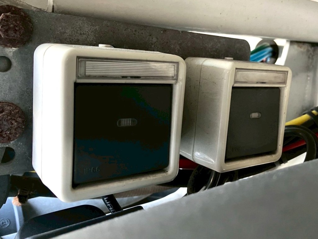 リフトアクスルのスイッチです。|PACTON  不明の写真24