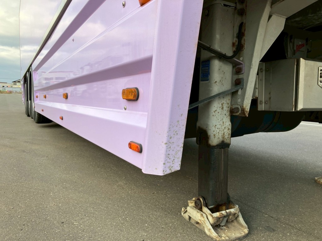 サイドバンパーカバー前方に飛び石跡があります。|PACTON  不明の写真34