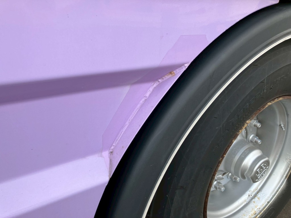 助手席側1軸目前側に補修跡があります。|PACTON  不明の写真36